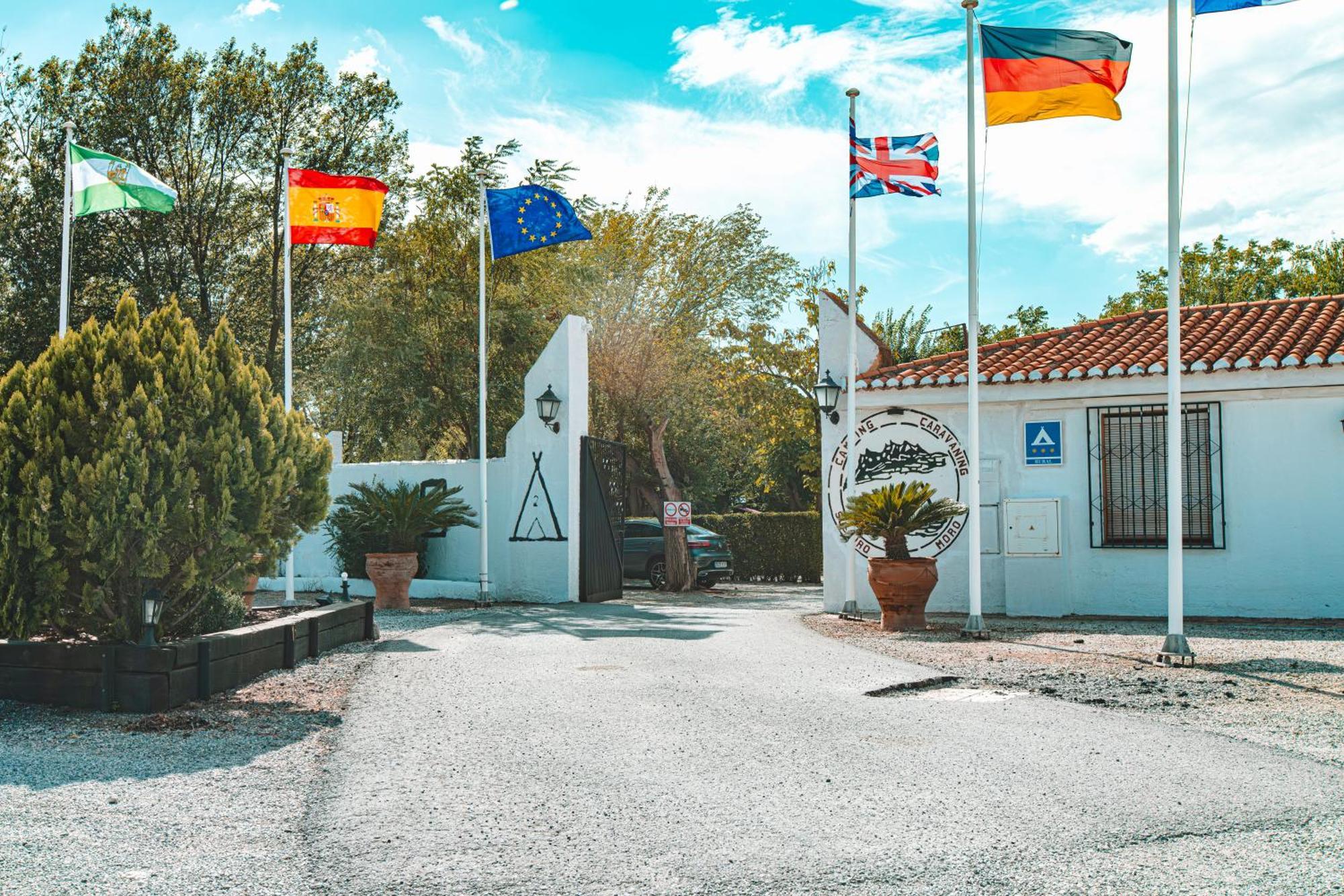 Camping & Bungalows Suspiro Del Moro Otura Zewnętrze zdjęcie